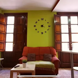 Bonito Estudio En El Centro De Apartamento