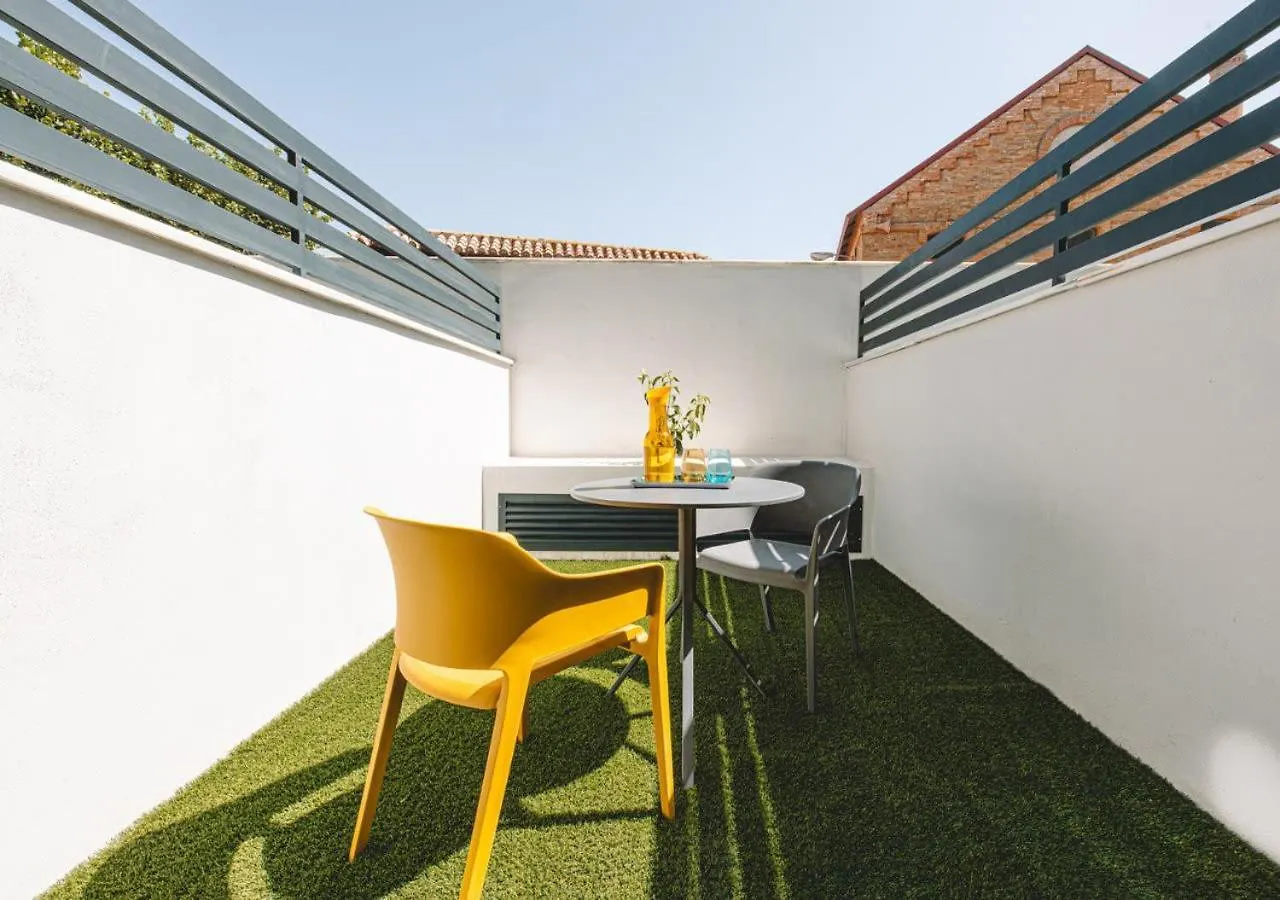 Yugo Granada Apartment