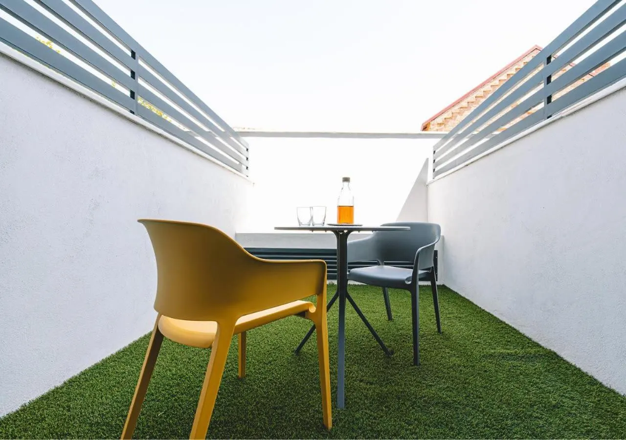 Yugo Granada Apartment