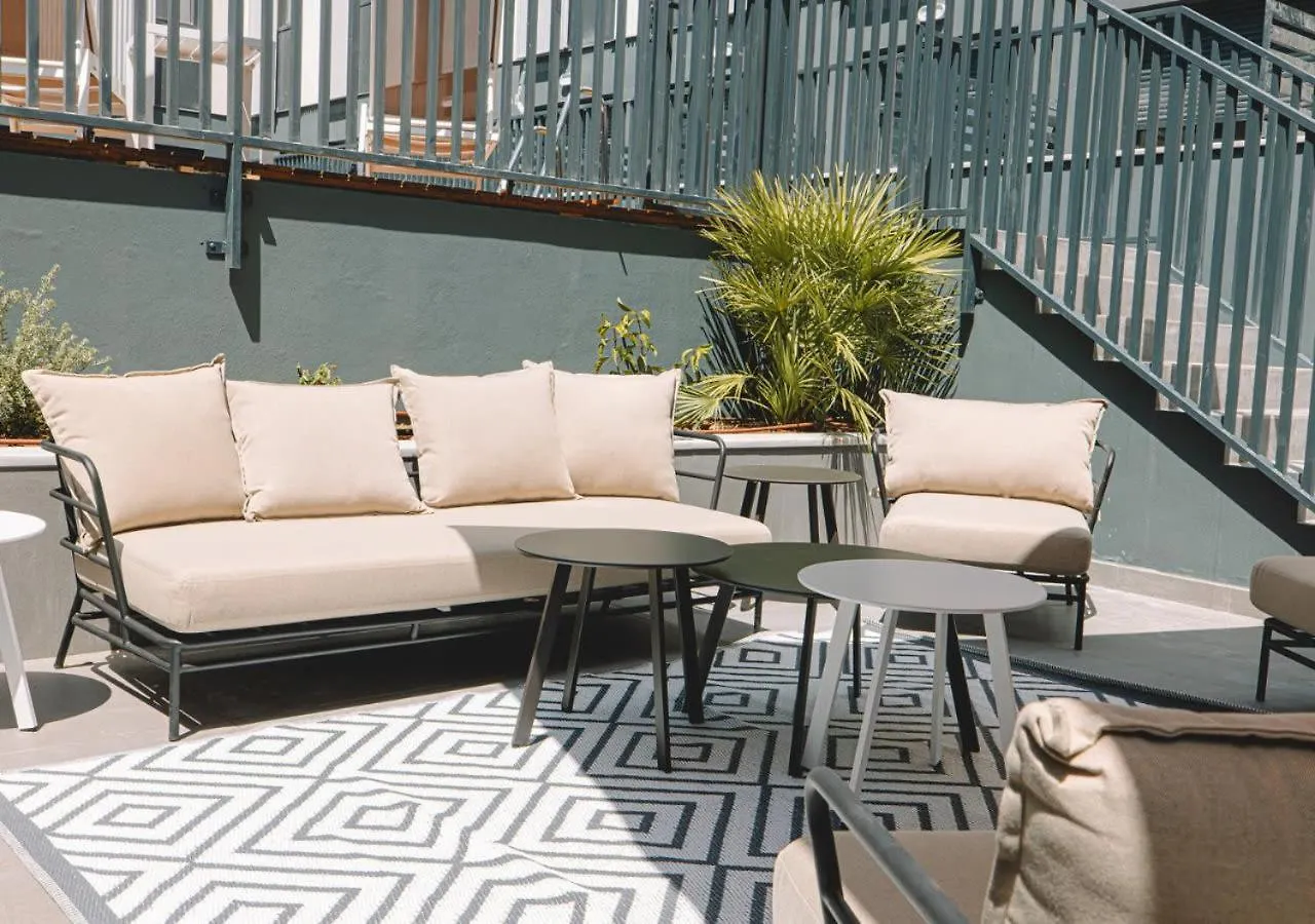 Yugo Granada Apartment