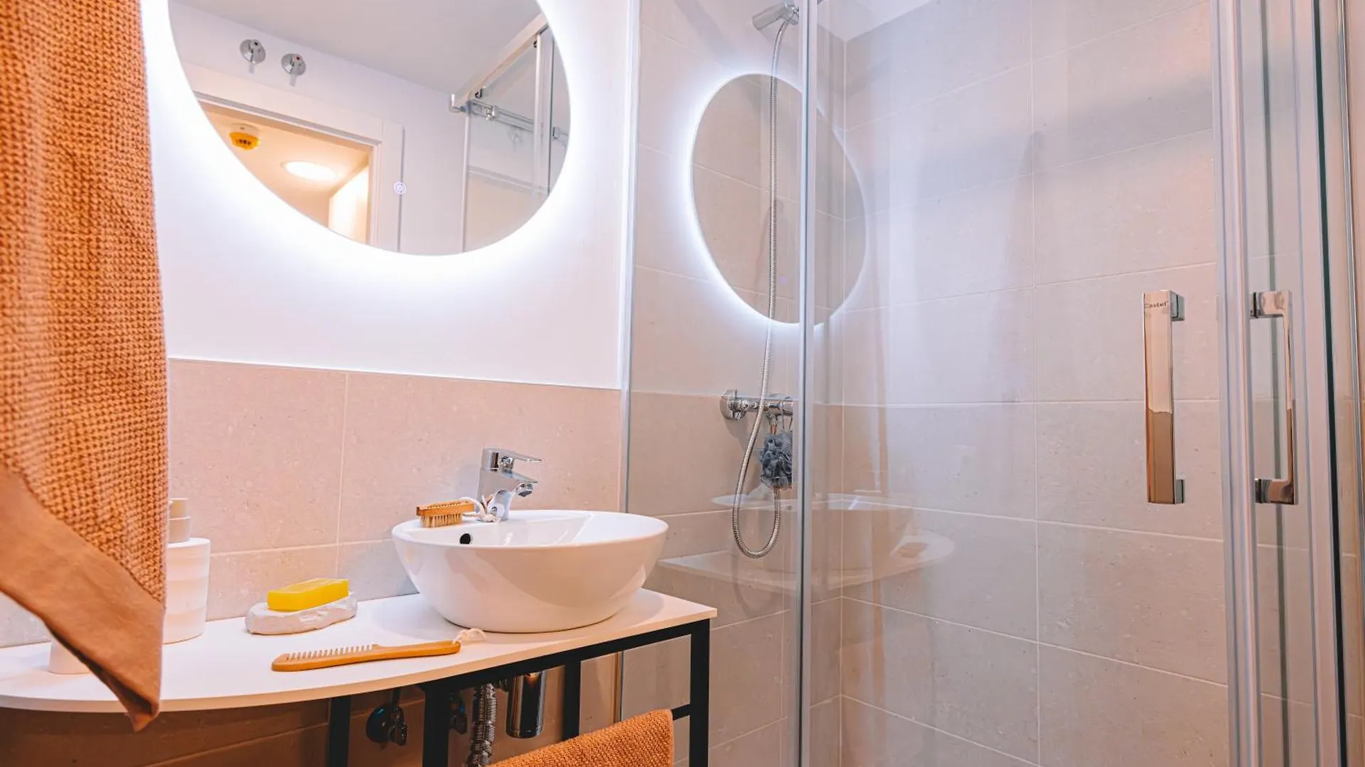 Yugo Granada Apartment